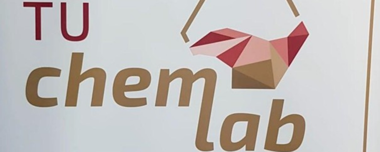 An der Uni (er)forschen - Wie arbeiten Wissenschaftler? - Die 9a besucht das Schülerlabor TüChemLab der Universität Tübingen